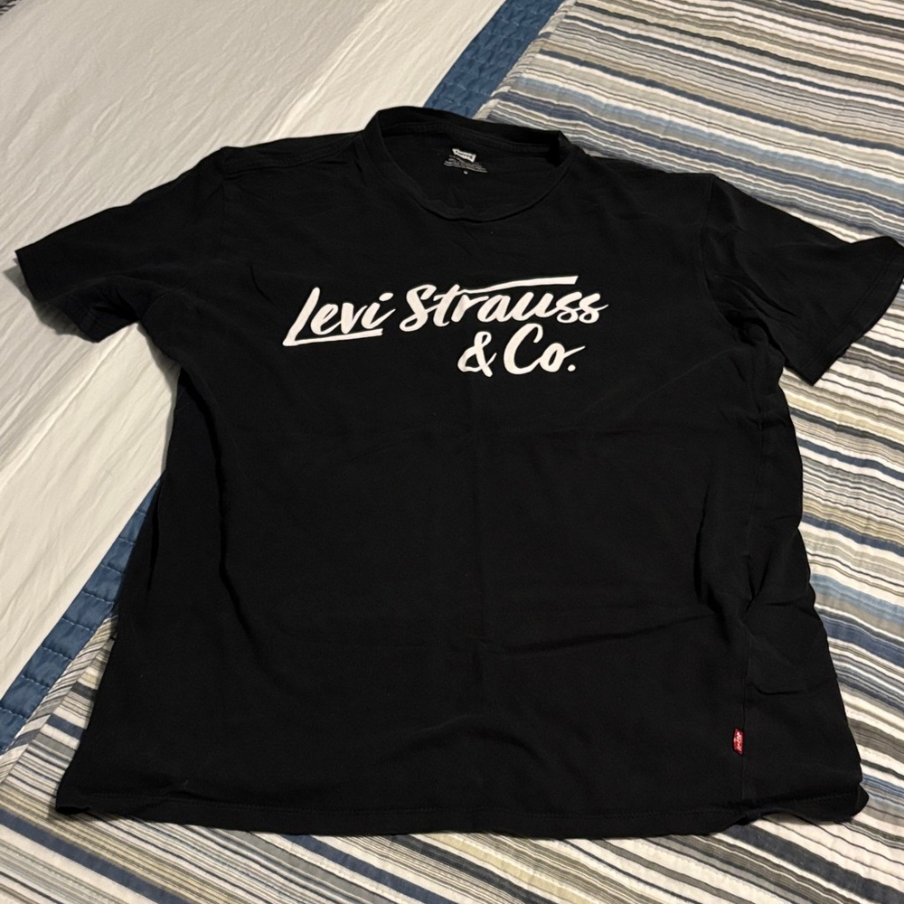 👍 Levi Strauss T-shirt, black & white size medium